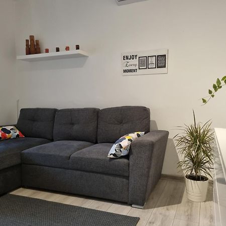 Apartments Dora ซริกเวนิซา ภายนอก รูปภาพ